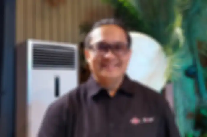 Rommy Averdy Saat, GM Federal Oil yang memang sarjana teknik mesin dari Jerman, hobi otomotif dan nonton balap. 