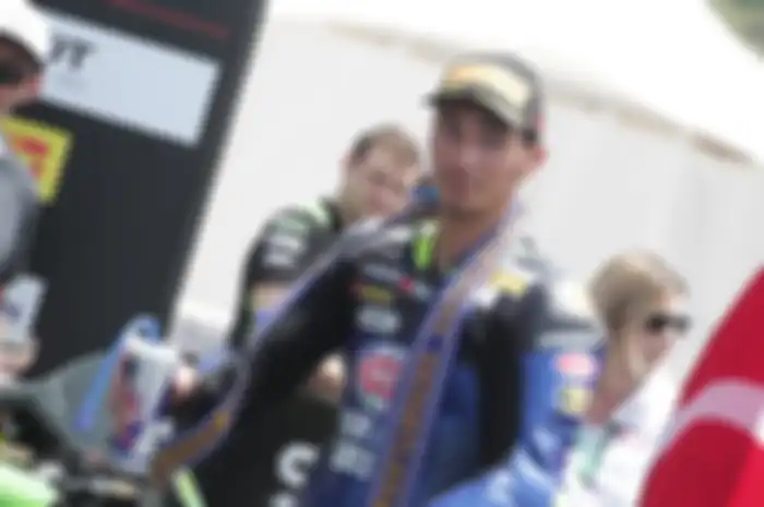 Toprak Razgatlioglu, Pembalap PATA Yamaha WSBK yang juga merayakan Idul Fitri. Ia sedang balapan di Belanda pada tahun ini. 
