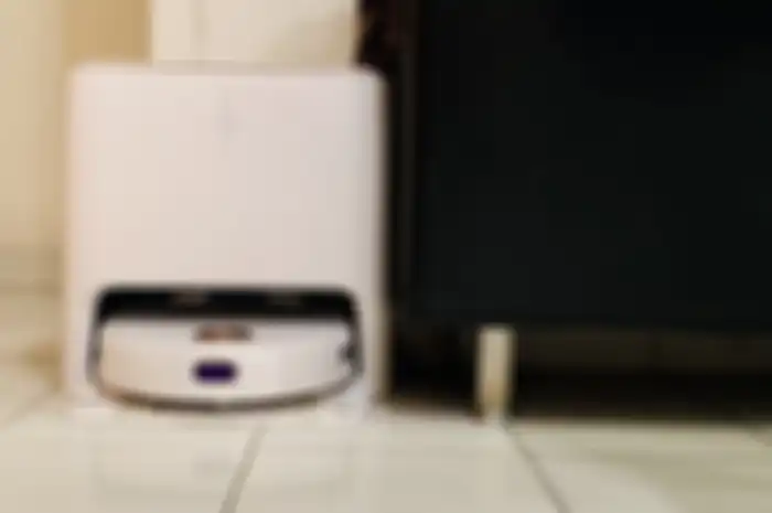 Yeedi Floor 3 Stationmerupakan robot vacuum untuk menyedot debu secara otomatis di rumah