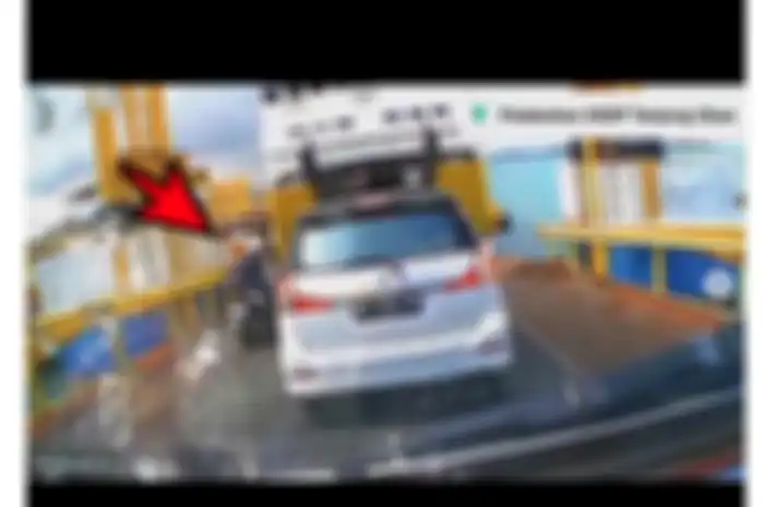Motor Honda Vario terjun ke laut saat menunggu penyeberangan