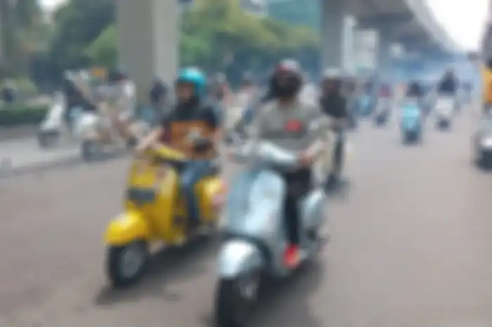 Ribuan Vespa ikuti riding Jakarta Mods May Day 2023, Senin (1/5/2023). 