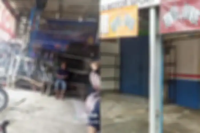 Suasana sebelum terduga bengkel motor curang viral (kiri) dan setelah menggemparkan dunia maya (kanan).