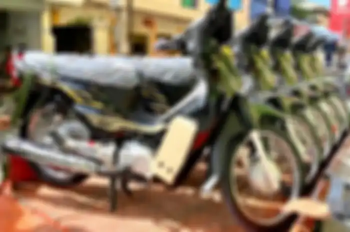 Kembaran Honda Kirana ini adalah Honda Dream 125 yang dijual di Kamboja.