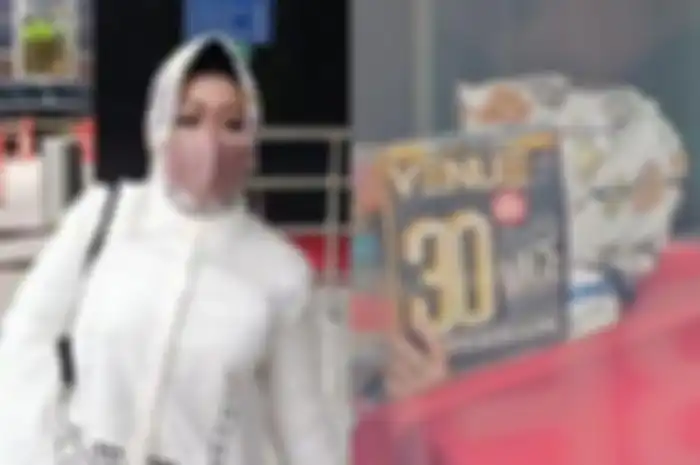 Gaya Reihana saat penuhi panggilan KPK, tak ada lagi jilbab menjulang tinggi