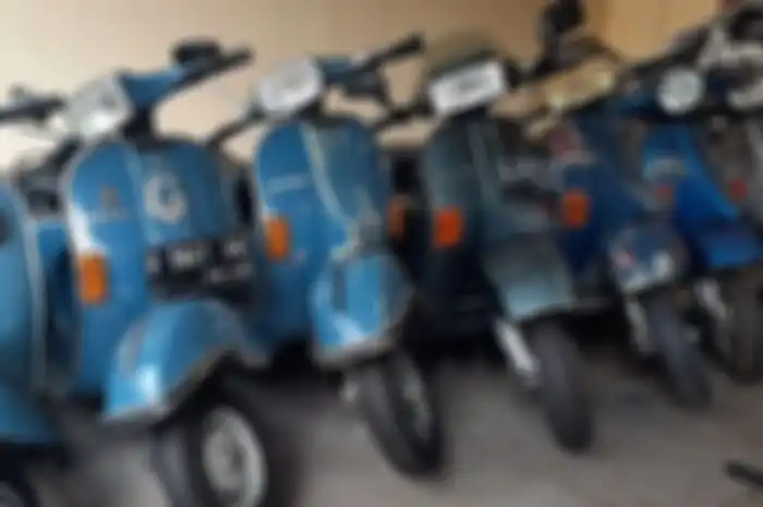 Ilustrasi Vespa Exclusive dan Vespa Excel.