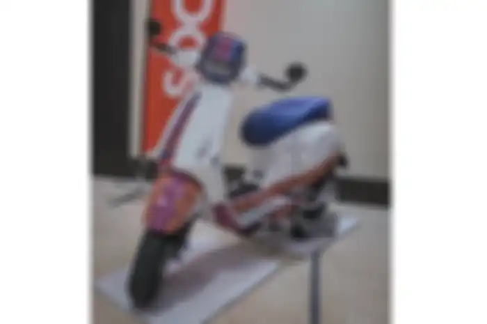 Modifikasi motor Vespa Sprint garapan SOCA Filipina.