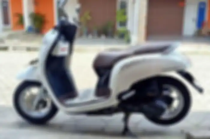 Ilustrasi,motor murah Honda Scoopy 2019 warna putih akan dilelang Rp 7 jutaan.