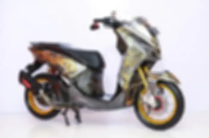 Modifikasi motor Yamaha Lexi juara Customaxi 2020.