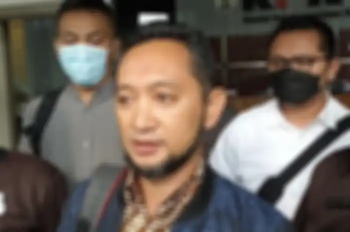 KPK menetapkan Kepala Bea Cukai Makassar Andhi Pramono sebagai tersangka.