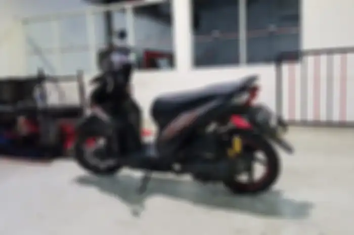Modifikasi motor murah Honda BeAT pakai sokbreker YSS.