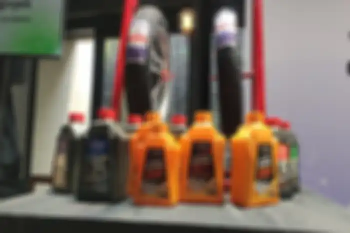 Planet Ban menjual oli mesin buat motor matic dengan harga mulai Rp 49 ribuan.