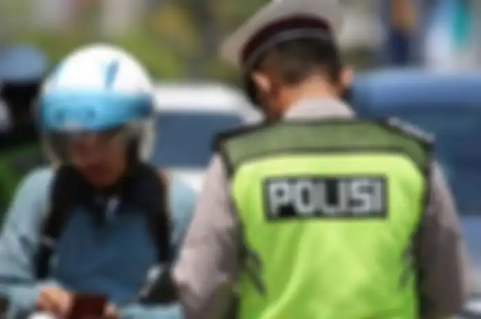 Ilustrasi tilang manual. Cerita unik Polisi saat tilang manual, ungkap akal bulus pemotor yang melanggar, ada yang pura-pura tuli dan kesurupan.