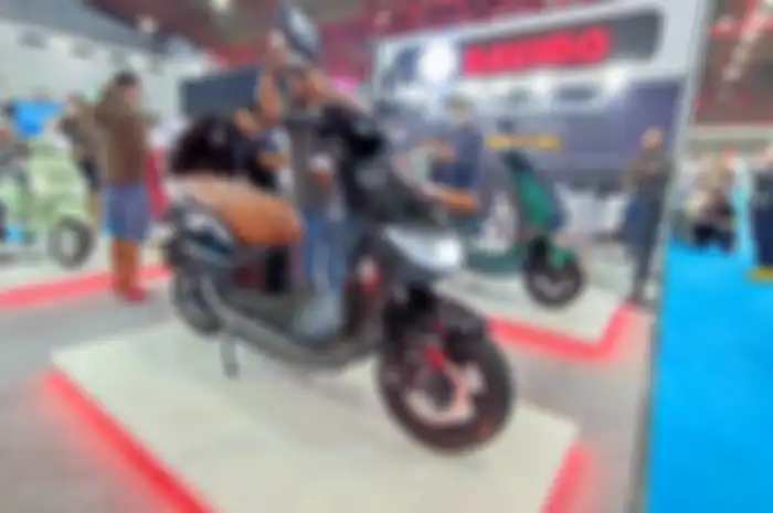 Motor murah Davigo bertenaga listrik di PEVS 2023 ada diskon Rp 4 juta tanpa syarat.