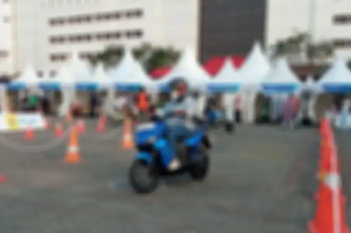 Ilustrasi. Harus sering pencet klakson saat naik motor listrik atau sepeda listrik demi keamanan.