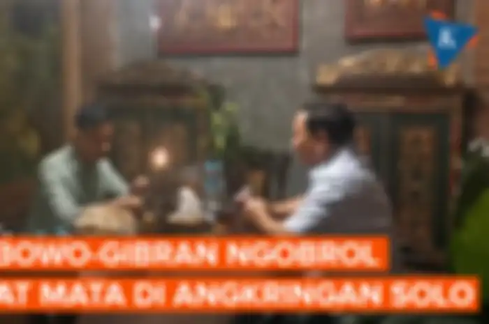 Walikota Solo Gibran Rakabuming Raka menjamu Prabowo makan malam. Relawan Jokowi disebut menyatakan dukungan kepada capres Prabowo.