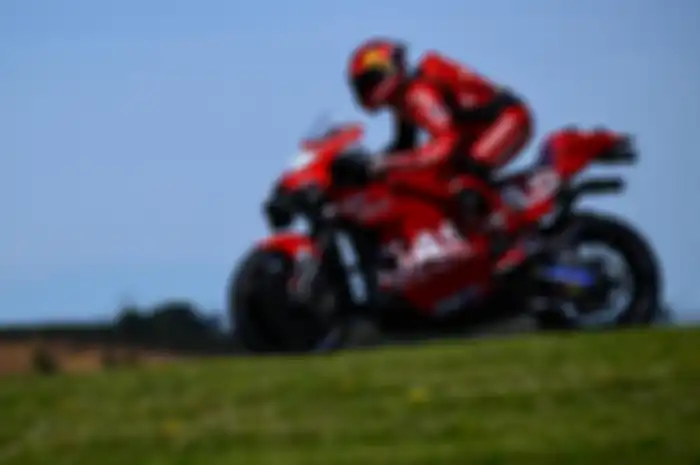 Berniat untuk tampil pol-polan di GasGas Tech3 Factory Team, cedera Pol Espargaro justru membuatnya berpikir akan pensiun. 
