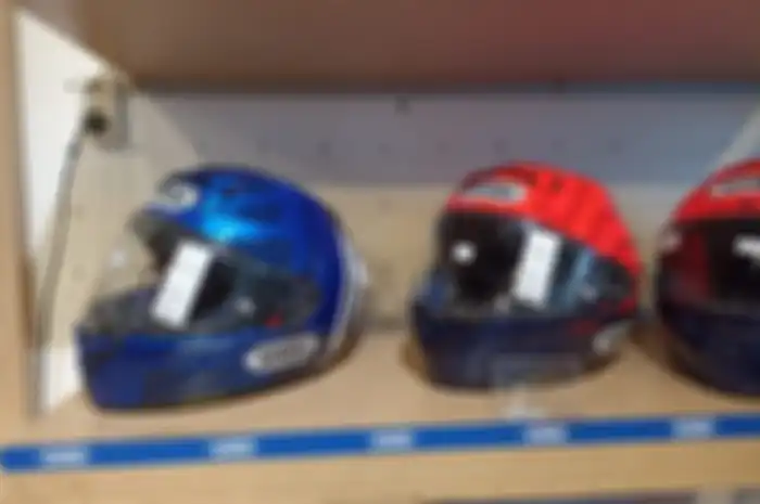 Helm dengan livery pembalap, Alex Marquez (kiri) dan Marc Marquez, Shoei X-15 yang mereka pakai di MotoGP sejak tahun lalu. 