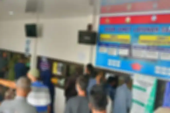 Foto ilustrasi suasana Samsat Lambaro. Program pemutihan sampai akhir Juni 2023, langsung urus pajak motor.