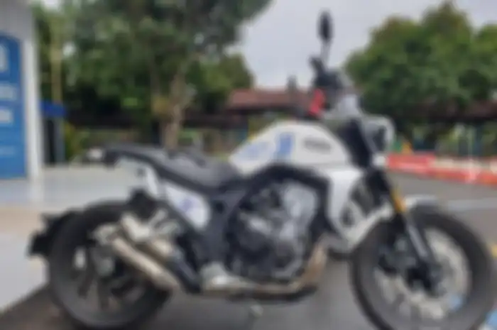 Motor Hunter Scrambler 500 disiapkan sebagai kendaraan untuk praktek uji SIM CI dan C2.