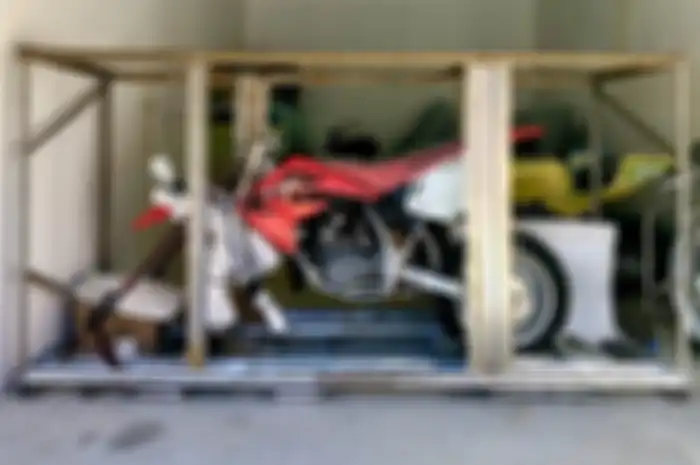 Motor trail Honda CR85R tahun 2006 dijual secara lelang.