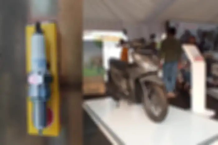 Motor yang terbiasa pakai BBM Pertalite seperti Honda BeAT juga dianjurkan ganti busi jika pindah ke Pertamax. 