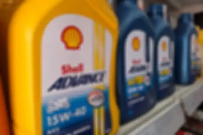 Oli mesin motor Shell Advance AX5 dan AX7 gratis saat servis motor