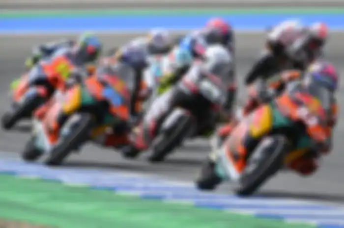 KTM RC250 sudah mendominasi di kelas Moto3, hampir semua tim memakainya. Ini membuat Ducati ingin bikin motor Moto3. 