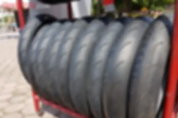 Ternyata ada jenis ban yang bisa bikin motor jadi irit bensin terutama saat dipakai harian. 