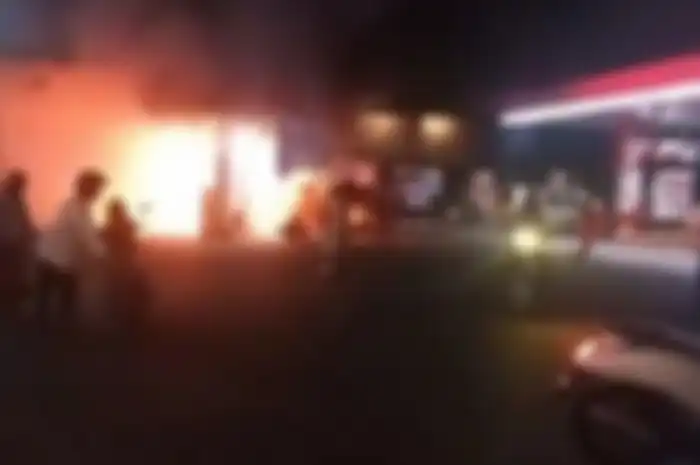 SPBU Tlogomas Terbakar Usai Pembeli Menggoyangkan Motor Saat Isi Bensin