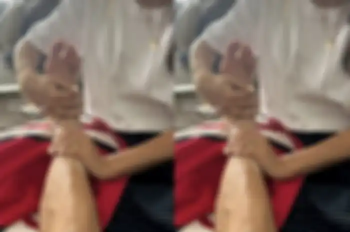 Gemma Pinto pijat kaki sang pacar, Marc Marquez jelang MotoGP Belanda 2023.
