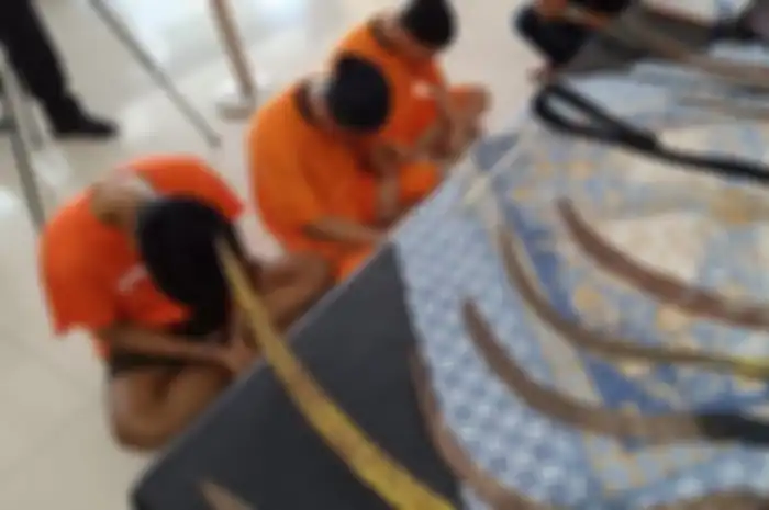 Penangkapan geng motor dengan senjata tajam