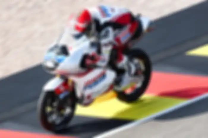 Mario Aji masih kesulitan di FP1 Moto3 Belanda 2023. Catatan waktunya terlampau jauh dari pembalap di peringkat pertama. 