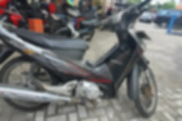 Honda Supra X tahun 2006 dilelang murah meriah Rp 3 jutaan, dilengkapi STNK dan BPKB buruan bawa pulang.