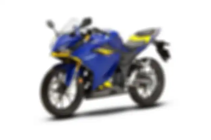 Honda CBR150R Malaysia punya warna baru. Tampil nyentrik dijual setara Rp 42 jutaan.