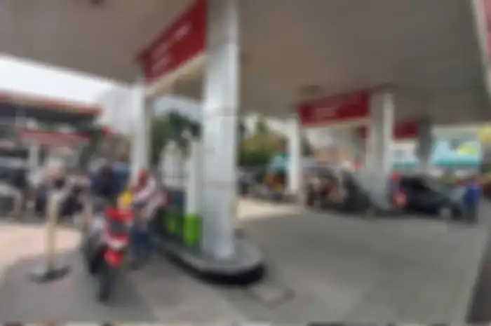 Ilustrasi SPBU. Harga BBM dikabarkan naik di bulan puasa 2024. Presiden Jokowi langsung beri jawaban tegas. 