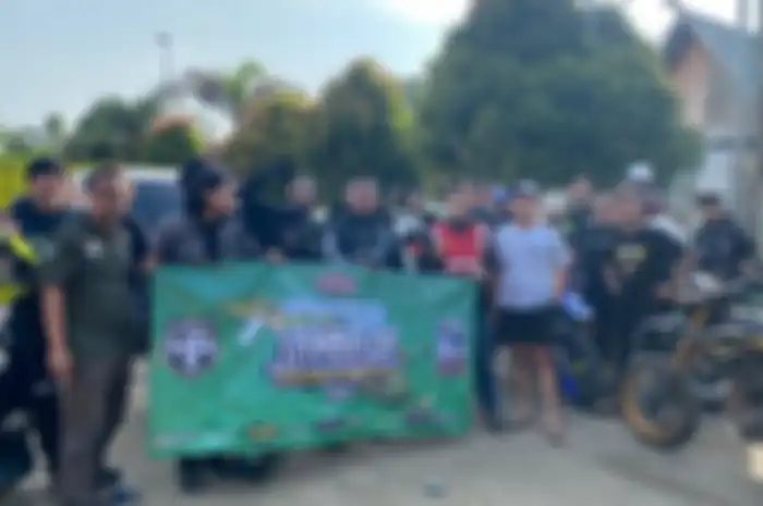 Komunitas KRACKER touring bawa supermoto ke Sumatra