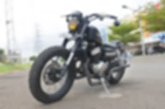 Modifikasi motor Benelli Patagonian Eagle gaya bobber.