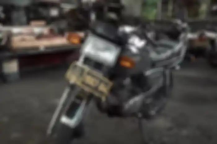 Motor Honda GL ini ditakuti calon polisi.