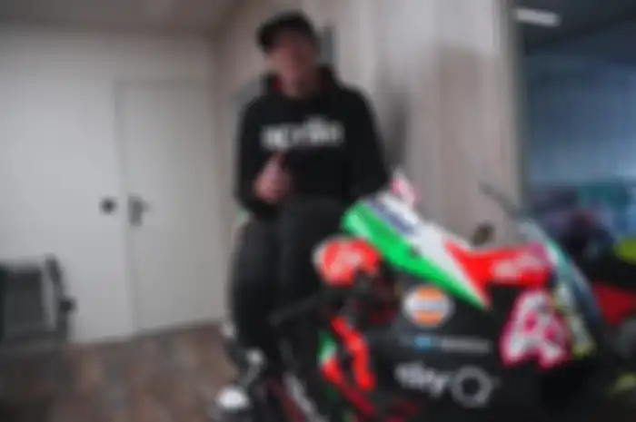 Aleix Espargaro adalah pembalap MotoGP yang punya koleksi motor balap lengkap. Malah lebih komplit dibandingkan milik Valentino Rossi. 