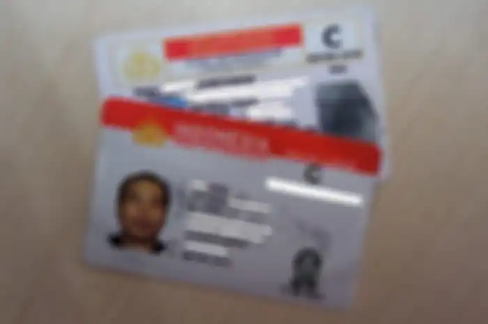 Ilustrasi SIM. Saat foto SIM baru 2 barang ini dilarang untuk dipakai dan harus dilepas. Ini alasannya.