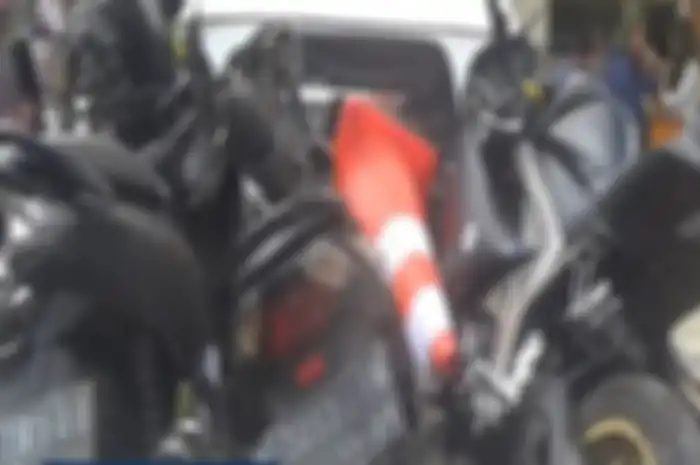 Beberapa motor termasuk Honda BeAT yang ditabrak Mitsubishi Xpander di Malang.