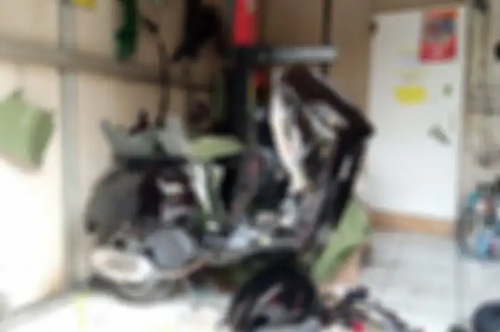 Cat motor Vespa matic murah di Basta Motor.