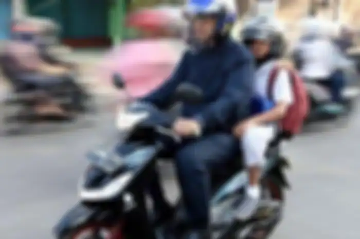 Helm Anies Baswedan yang bikin geger netizen