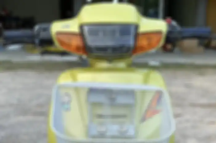 Kuning-kuning sangar, modifikasi motor murah Honda Supra bergaya hedon ternyata mesin pakai bore up kit Takegawa 124 cc.