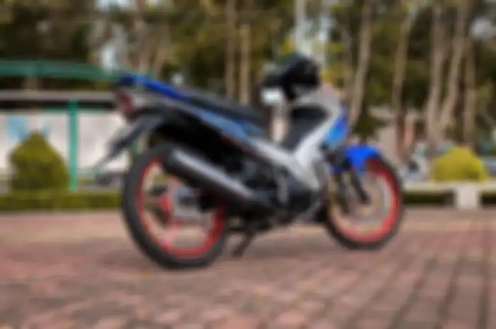 Motor Komeng alias Yamaha Jupiter MX 135 dapat modifikasi motor sporty, cocok jadi referensi.