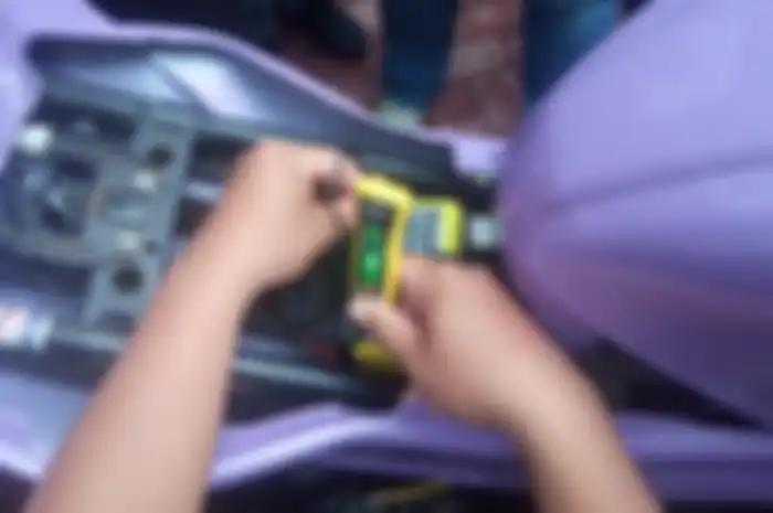Alat pengukur tegangan atau kondisi aki Motobatt VM resmi diluncurkan dan dibagi-bagikan secara gratis.