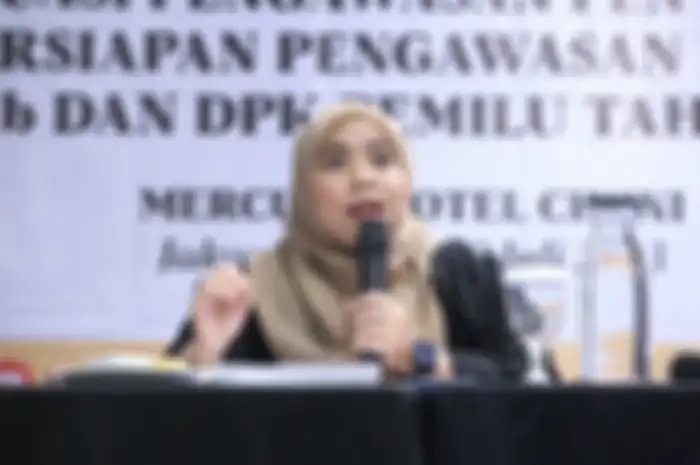 Menurut KPU, siapa pun yang ingin pindah tempat memilih pada Pemilu 2024 nanti, harus diurus langsung, tak bisa online.