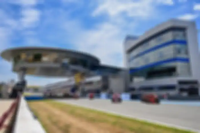 Sering dengan istilah paddock, box atau pit dan pit lane dari MotoGP, begini penjelasannya