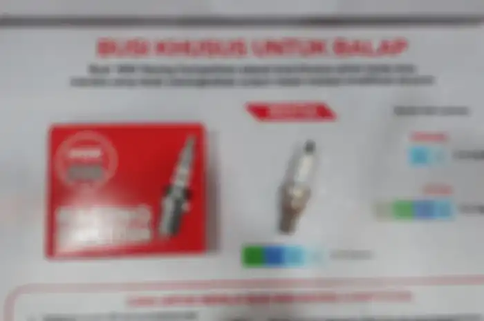 Busi racing NGK memiliki ciri khas box warna merah dan berbeda dengan busi iridium