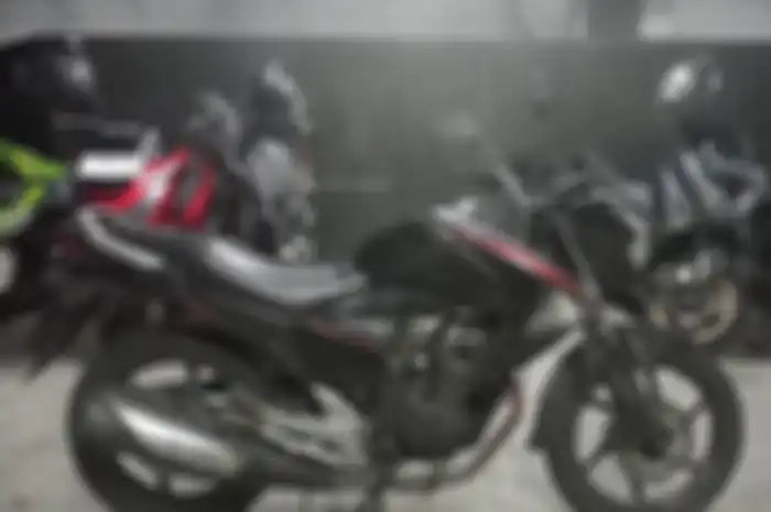 Lelang motor murah Honda MegaPro modal Rp 750 ribu aja. BPKB ada plat nomor hidup.
